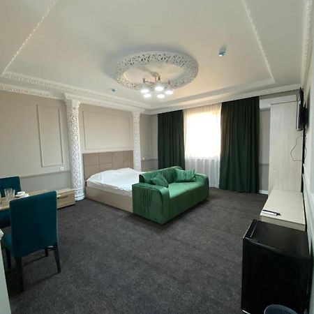Sapphire Hotels Taraz Exteriör bild
